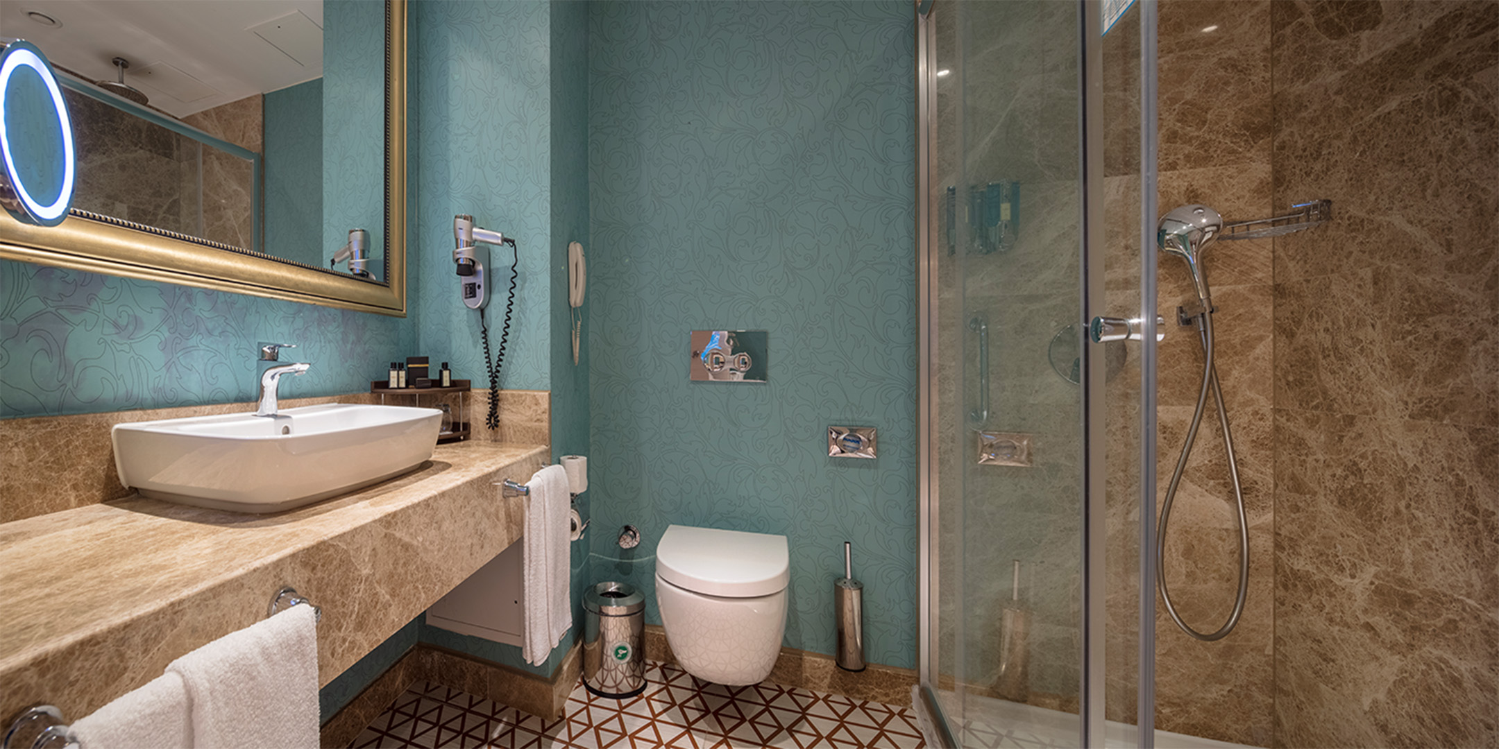 Standart Kara Manzaralı Oda - 2